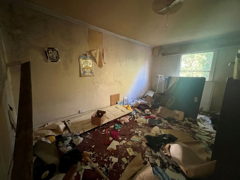 Another room inside the mucky mansion