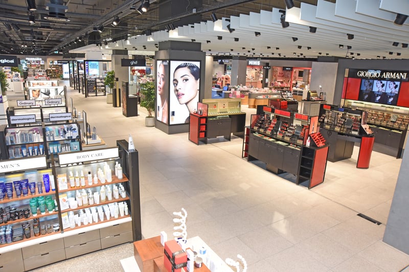 Multinational retailer Next is located in different Birmingham locations. In Birmingham City Centre, they are located on St Martins Square. The retailer has a collection of Eid gifts like beauty and fragrance, premium gifts and personalised gifts as well. 