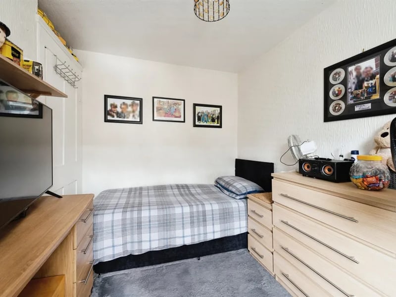 Second bedroom