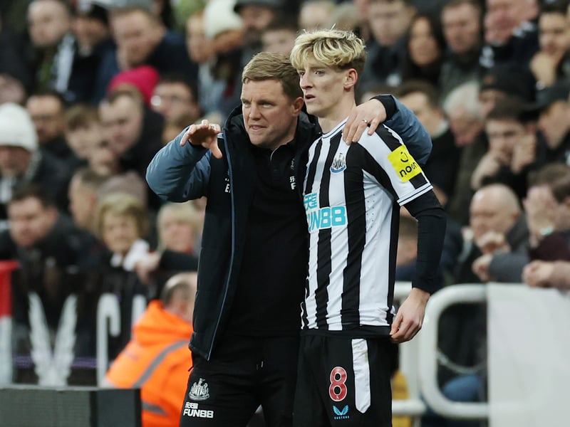 Newcastle: 45%
Draw: 25%
Man Utd: 30%