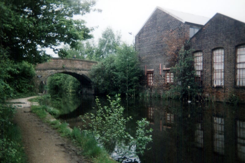 Bacon Lane Bridge, SYK Navigation Canal and Baltic Steel Works, the location of the opening scene in the film ‘The Full Monty’ – May 2004. 