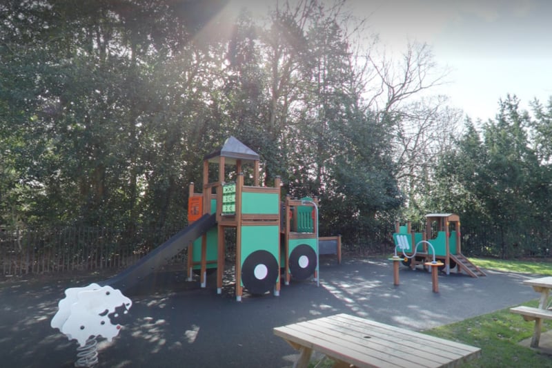 Allerton Hall Farm is a family-friendly pub in Woolton, with kids being able to eat for free during the Easter holidays (Monday to Friday). The pub also has a beer garden and outdoor play area. 