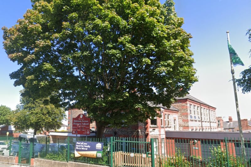 Bidston Avenue Primary School had 420 school pupils and 424 pupils. This means it was over capacity by 1.0%.