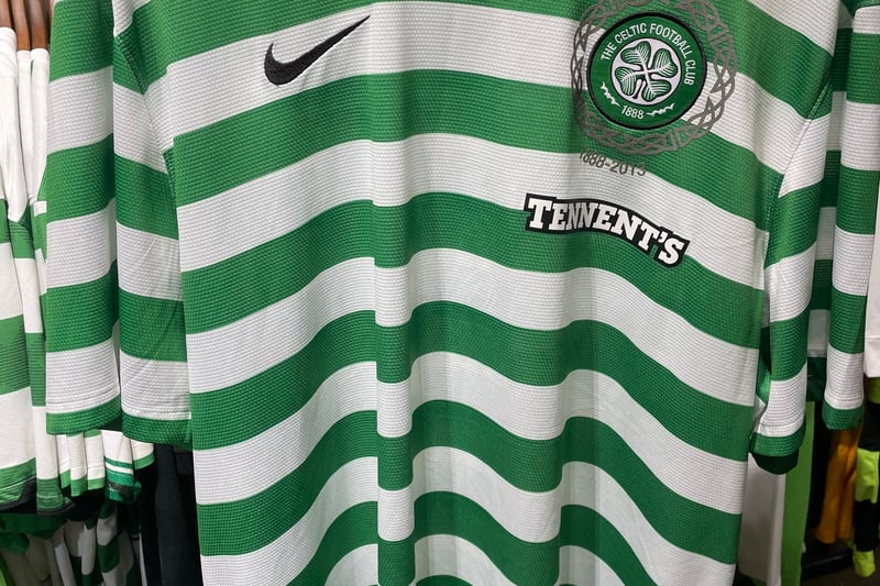 Celtic 2012/13 - Worn during the club’s 125th anniversary season, it became famous when the team wore it during their 2-1 victory over Barcelona thanks to goals from Victor Wanyama and Tony Watt.  