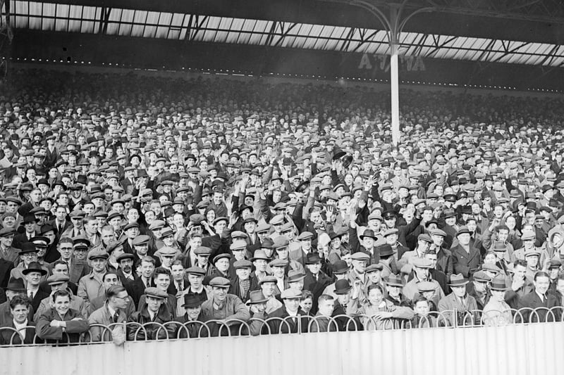 Thousands of fans at White Hart Lane on February 22, 1937, for a cup replay match against Everton.  (Photo by Ward/Fox Photos/Getty Images)