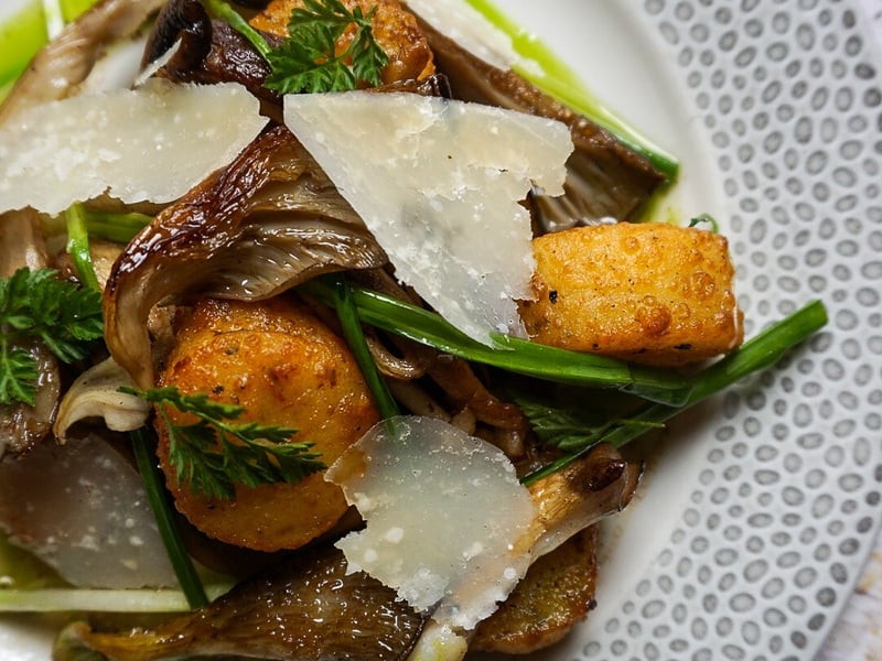 Rating: Good. “Dishes ramble confidently around the Med: crispy patatas bravas croquettes adorned with aïoli segue easily into a more Lebanese-influenced aubergine accompanied by burnt-onion yoghurt, preserved lemon and pomegranate.”
