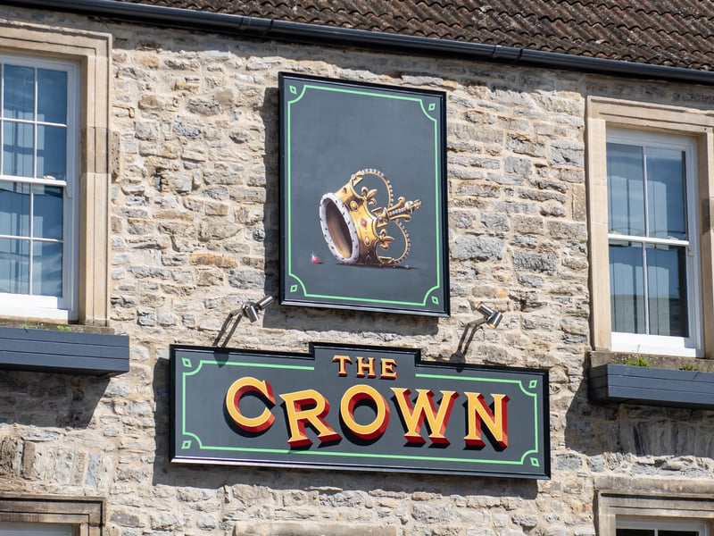 A closer view of the pubs sign