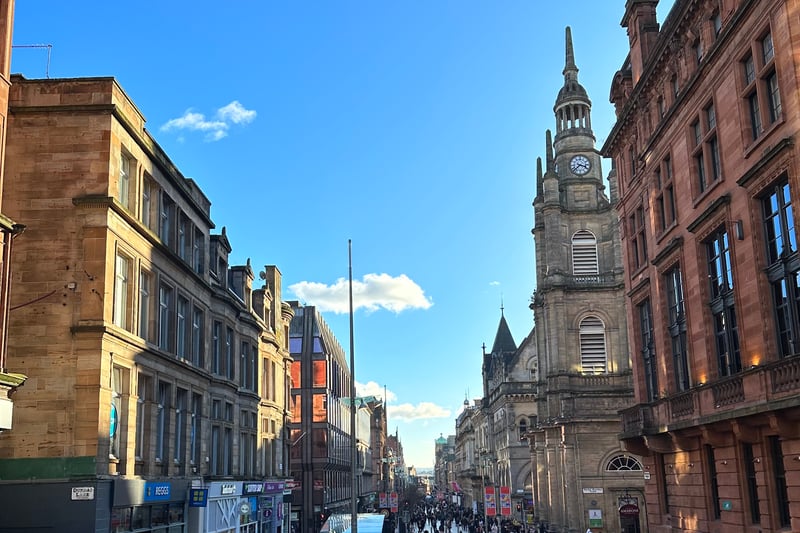 At the heart of Glasgow’s style mile, Buchanan Street offers something for everyone with a shopping centre at either end of the busy street. 