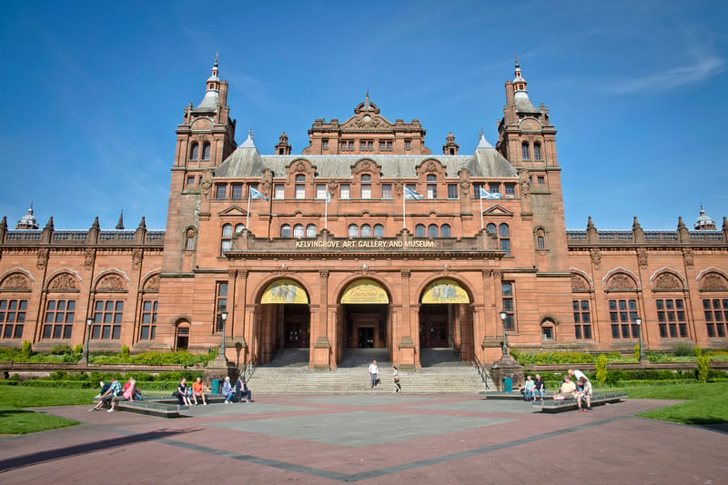Unlike Edinburgh’s famous landmarks, all museums spread across Glasgow are completely free to visit. 