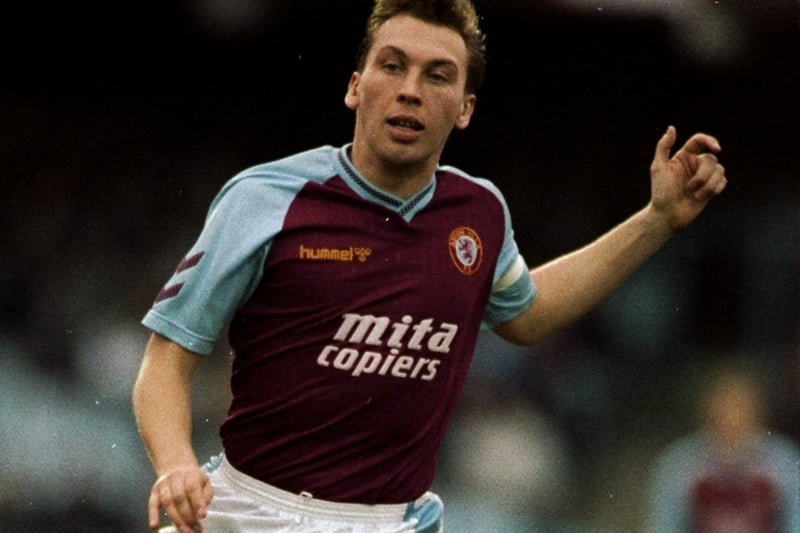 ChatGPT explanation: Platt played for Aston Villa in the late 1980s and early 1990s, and was a goalscoring midfielder who could also contribute in defence. He scored over 50 goals in over 100 appearances for Villa, and was a key member of the team that finished second in the league in 1990.