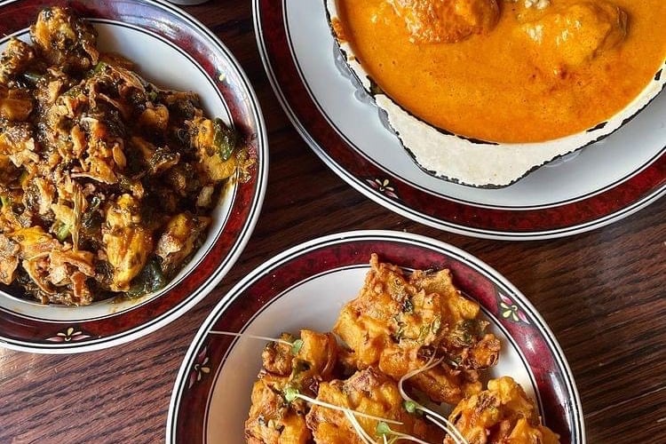 One of Glasgow;s hidden gems is Landsdowne by Mother India which can be found just off Great Western Road in Landsdowne Crescent. Some of their best dishes include Chilli Garlic Chicken and Grilled Lamb Chops. 
