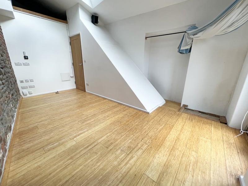 At its narrowest point it measures 7 ft 11in at the front, and widens to 11ft 5in at the rear.