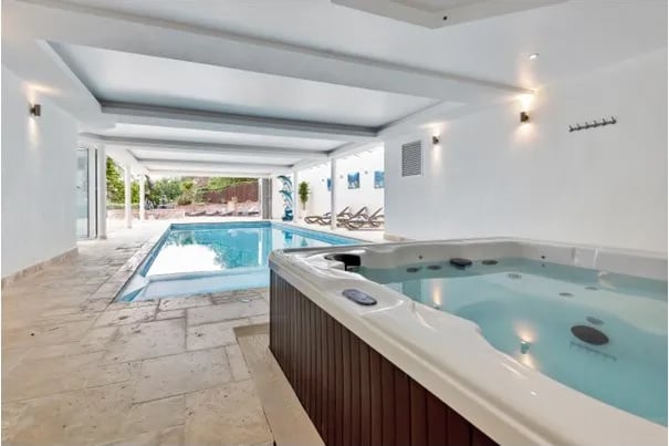The spa has a 12ft pool, jacuzzi and steam room