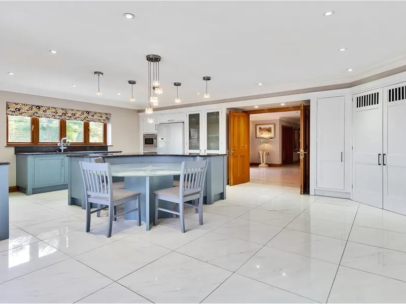 Large kitchen with breakfast table