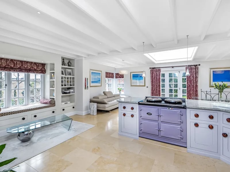 Open plan kitchen/dining room