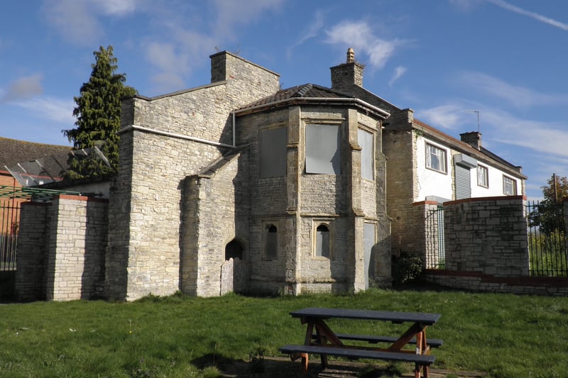 his is a 15th-century stair turret attached to a 20th-century building. Situated in the middle of a housing estate. The house the turret is attached to changed hands in 2014 and the roof of the stair turret was repaired when improvement works were undertaken to the house.