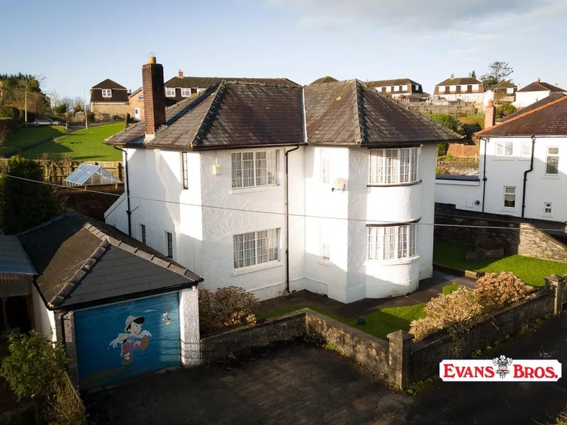 Four-bed detached house, Carmathan, Wales, £190,000