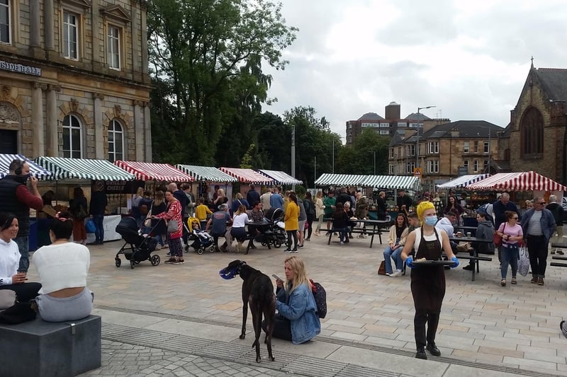 If you are out and about in Shawlands at the weekend, make sure to check out the Shawlands Farmers Market outside Langside Halls which are there on the first and third Saturday of each month. There is a great selection of street food on offer!