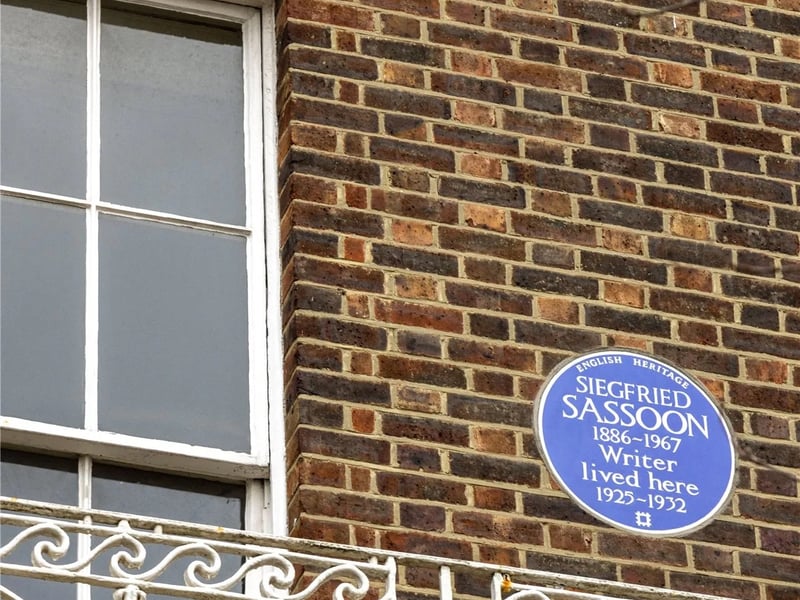 The property was formerly occupied by famous war poet Siegfried Sassoon