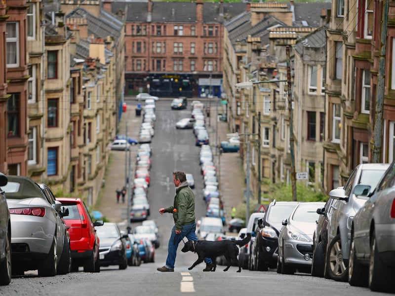 Gardner Street just off Dumbarton Road is Glasgow’s steepest street. During snowy winters, it becomes a bit of a sledging playground for locals with people even taking to skiing down Gardner Street.