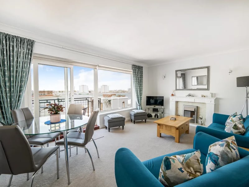 Dining/living room