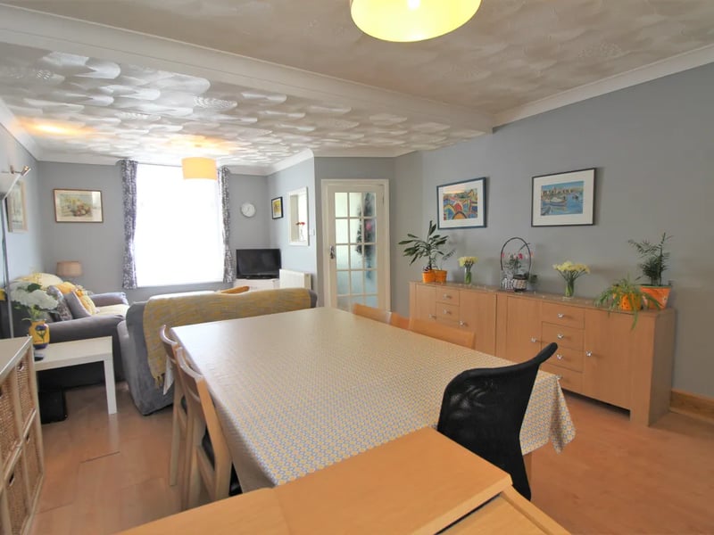 Living/dining room
