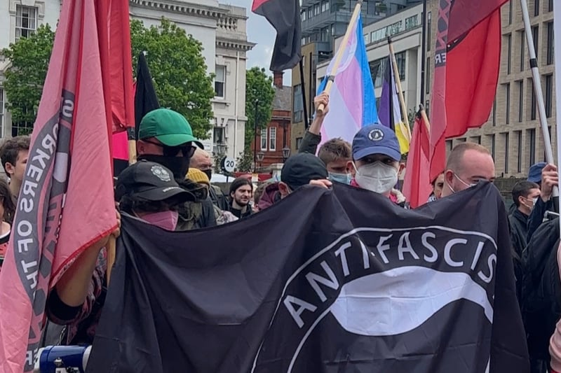 Anti-fascists on the May Day march. (Photo by André Langlois)