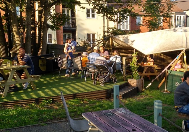 Opposite Horfield Common, The Crafty Cow has an indoor children’s play area and a huge beer garden. It also serves a wide range of kids’ meals including ‘mom’s spaghetti’ and Mac and cheese.