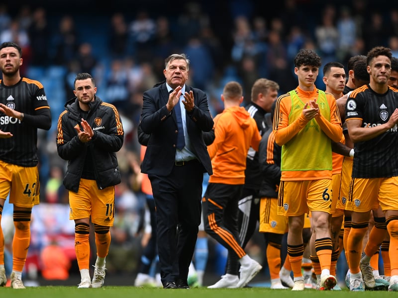 The substitutes also went over to applaud the fans. 