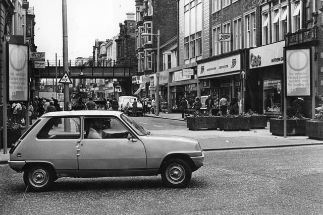 Back in 1981, cars were allowed to drive through King Street.