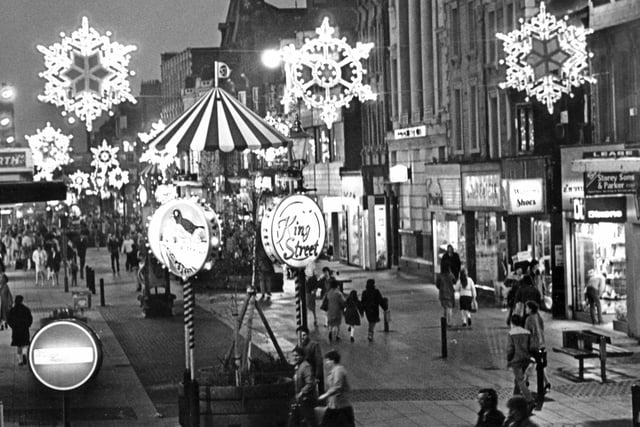 Here is what King Street looked like in the Christmas of 1983.
