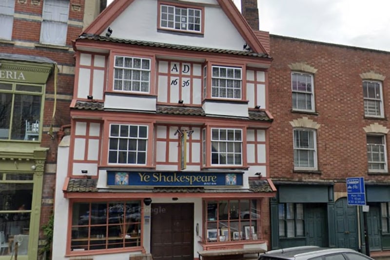Ye Shakespeare is one of the city’s oldest pubs, with parts of the building dating back to 1636. It was first used as a dairy before being converted into a pub in the mid-1800s. In 2020 it benefited from a refurbishment.