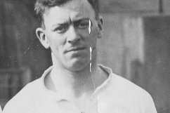 Bedford footballer who played as an outside forward. He started his career with West Bromwich Albion in 1920. He also played for Sheffield Wednesday and Walsall. Was born in Castle Bromwich and grew up around the area and Shard End