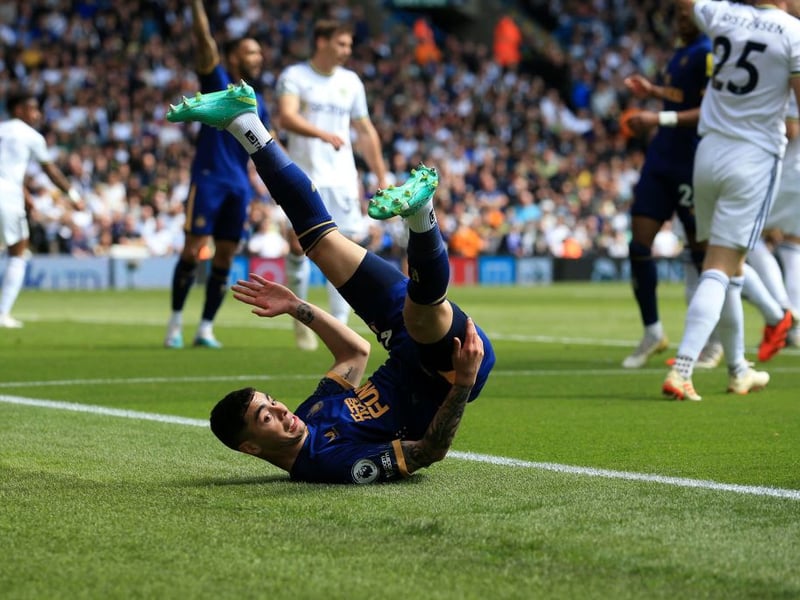 Keeps his place in the side as he looks to score his first goal since February. 