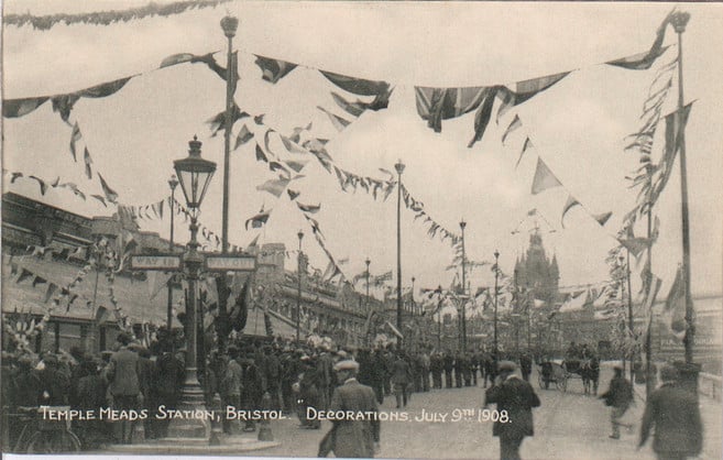 It looks like quite an atmosphere in this picture from July 9 in 1908. We don’t know what this was for, but maybe it was to do with the 1908 Summer Olympics which took place in London from July 13 to 25 in 1908.