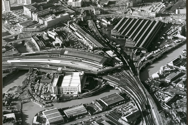 The date on this aerial shot is unknown, but by the now gone Bristol Harbour Railway between the Temple Meads passenger station and Good Shed we can tell it was pre-1983.