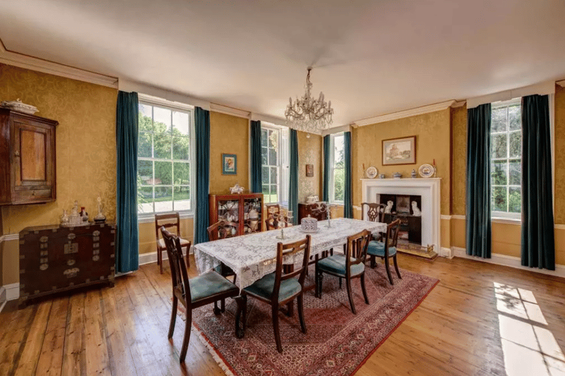 The dining room in Brightwell Manor (Credit: Knight Frank)