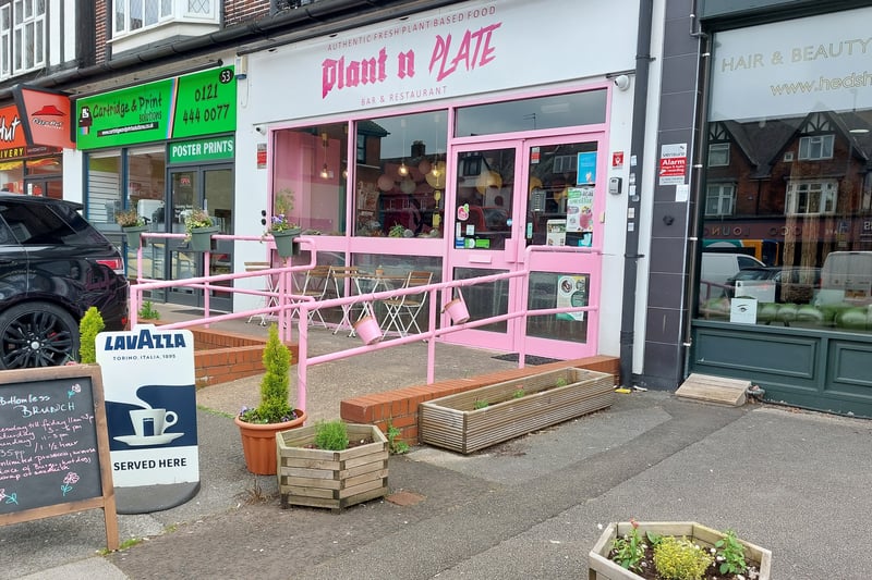 Plant N Plate on Kings Heath High Street has 4.8 stars from
144 Google reviews. This bar and restaurant was recently nominated for the 6th Midlands Food Drink & Hospitality Awards. 