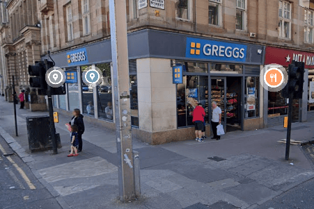 George Square’s Greggs is constantly busy throughout the day with a stream of workers and shoppers stopping by for a bite to eat. You can always  be sure to find a wide selection of baguettes and sandwiches here at lunchtime as the shelves are constantly replenished. It has a rating of 4.1 stars. 