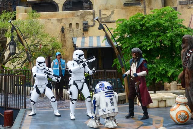 R2-D2, Hondo Ohnaka, Chewbacca and Storm Troopers at Star Wars: Galaxy's Edge in Hollywood Studios