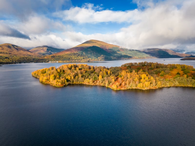 A drone shot of the entire Inchlonaig island 