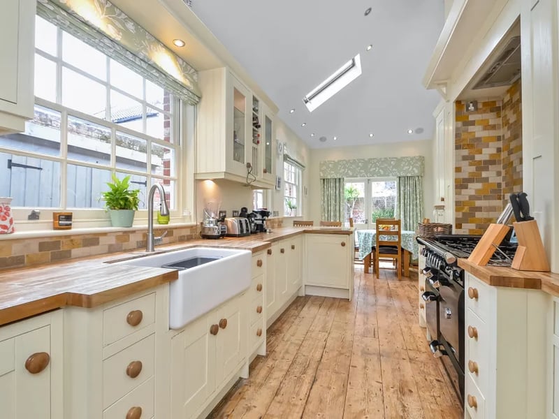 Fitted kitchen