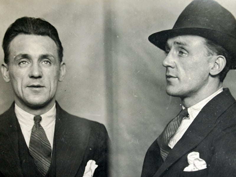 Born: 1900 ; Trade: Carpenter ; Marks: Scars top lip, rt. upper & forearm, rt. wrist, left breast ; M.O: Housebreaking, Larceny & Receiving. Uses various methods of entry. Associates with all classes of thieves.