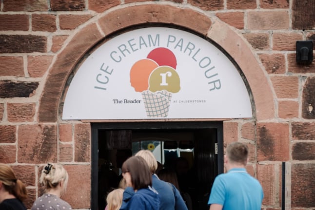 The Reader Ice Cream Parlour, Calderstones Park, has 4.4⭐ out of 5⭐ on Google, and over 120 reviews. The lovely ice cream shop is in the heart of Calderstones Park and serves a variety of flavours. 💬 One reviewer said: “Delicious ice cream, lovely, different delicious flavours in a very nice location! A must stop when visiting the park.”