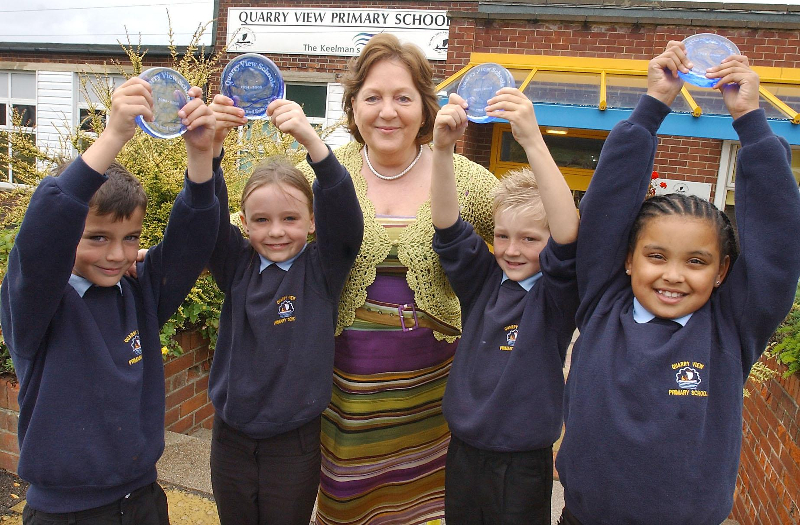 Head teacher Tricia Bateley joined pupils on the day they were give paperweights to mark the closure of Quarry View Primary in 2008.