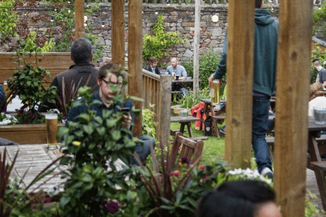 The Lazy Dog in Ashley Down has a wonderful little beer garden (well, it’s not that small) with a walled garden, lawn, plenty of tables and pontoon lights that twinkle away over your head as you enjoy beers from local breweries and great food.