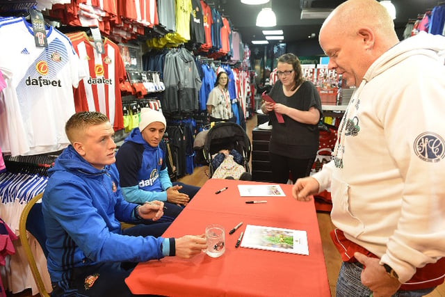 Jordan Pickford and Wahbi Khazri signed autographs at the SAFC Club Shop in the Galleries, Washington in 2016.
