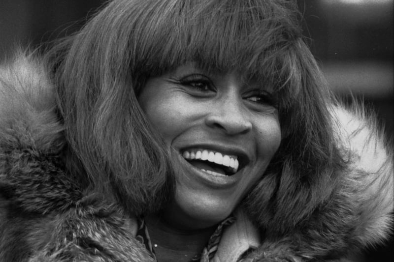 Tina Turner in furs, arriving at Heathrow.  (Photo by Frank Tewkesbury/Evening Standard/Getty Images)