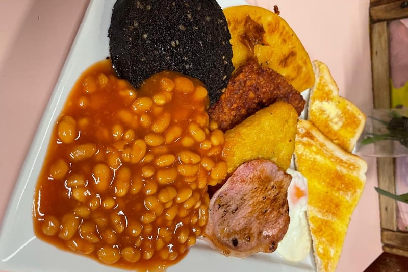 The University Cafe is a Glasgow institution having been serving locals and visitors for over 100 years. You’ll enjoy a delicious all day breakfast here in their fantastic sitting room which still has a number of original features and is great value for money. 
