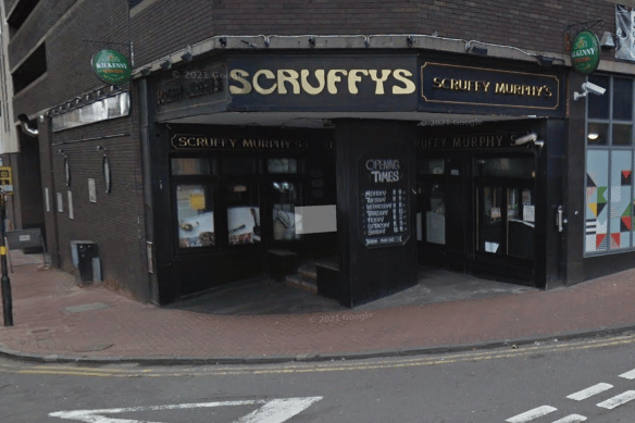 Scruffy Murphy’s has a 4.5 rating from 900 reviews. One person wrote: “Great place great food great staff great beer and damn good Rock music.”